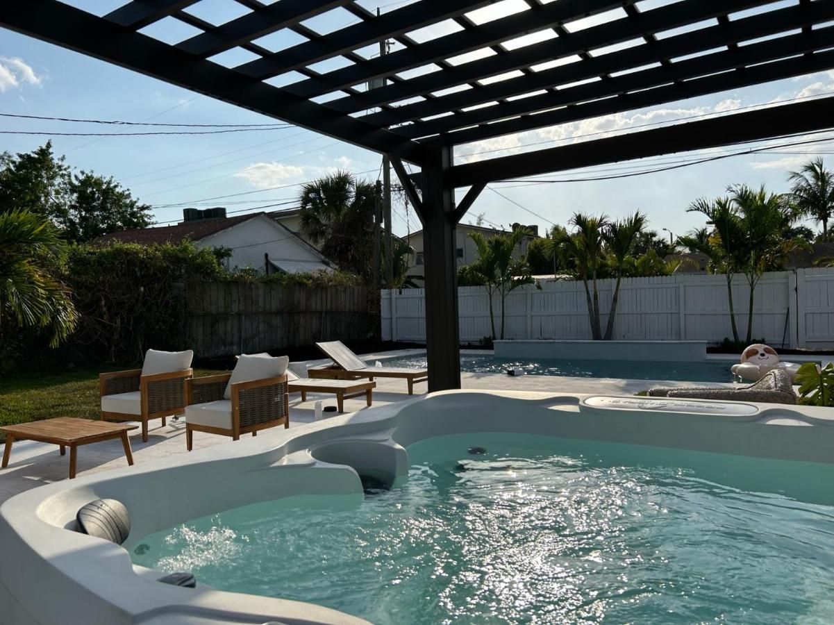 Jungle Cottage With Luxury Pool, Hot Tub And More! Lake Worth Beach Dış mekan fotoğraf